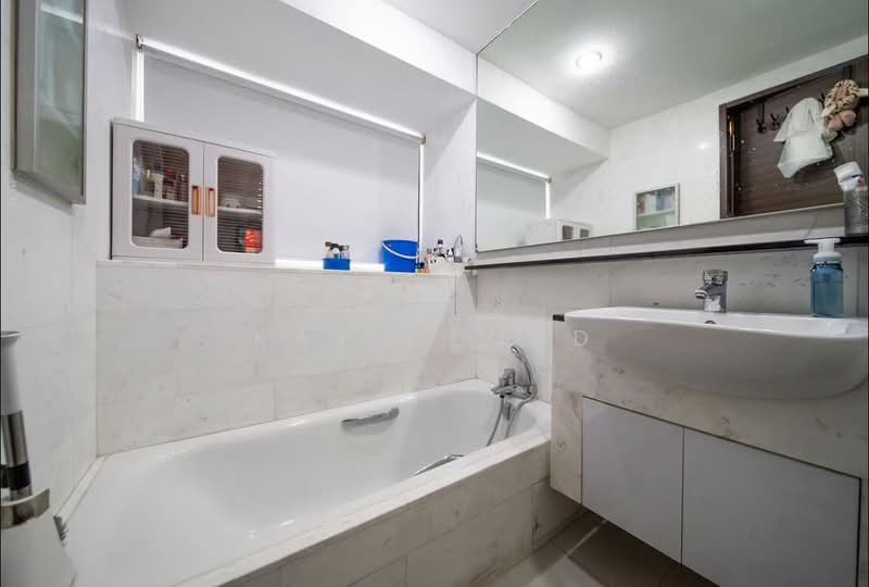 Cote D'Azur Condominium For Sale at S$ 3,478,000 | PropertyGuru Singapore - Bathroom