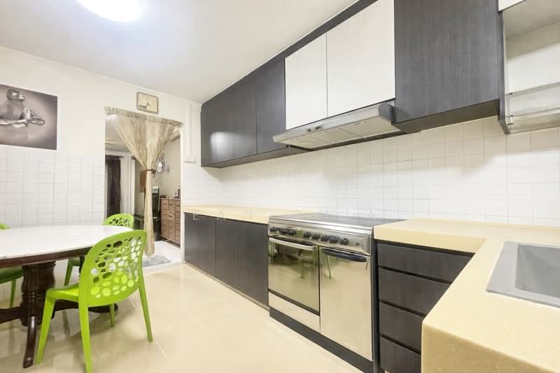 312 Bukit Batok Street 32, 312 Bukit Batok Street 32, 2 Bedrooms, 731 sqft, HDB Flat For Sale, by Sean Chia, 60243336 - PropertyGuru.com.sg