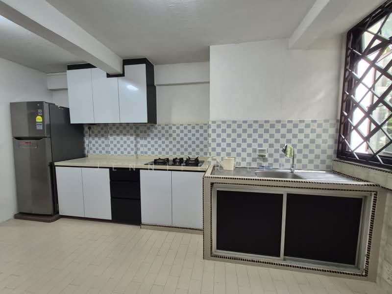 112 Ho Ching Road, 112 Ho Ching Road, 2 Bedrooms, 732 sqft, HDB Flat For Sale, by Jennifer Lee, 60243398 - Kitchen - PropertyGuru.com.sg