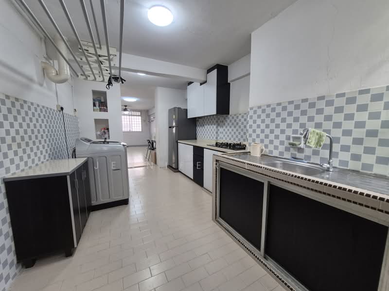 112 Ho Ching Road, 112 Ho Ching Road, 2 Bedrooms, 732 sqft, HDB Flat For Sale, by Jennifer Lee, 60243398 - Kitchen - PropertyGuru.com.sg
