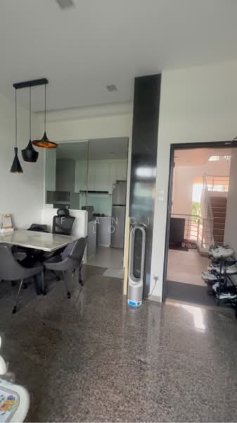 Nineteen Shelford, 19 Shelford Road, 2 Bedrooms, 947 sqft, Condominium For Sale, by Francis Low, 60243420 - PropertyGuru.com.sg