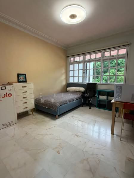 Springleaf Semi-D Generous Squarish Plot, Springleaf, 7 Bedrooms, 3,600 sqft, Semi-Detached House For Sale, by Lee Kim Wah 李锦华 (Kim), 60243715 - Bedroom - PropertyGuru.com.sg