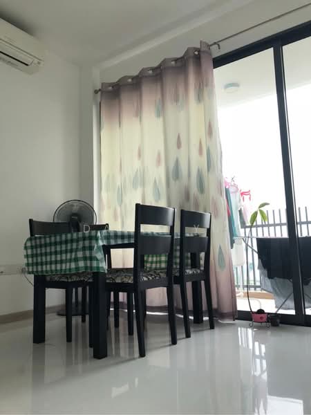 J Gateway, 2 Gateway Drive, Room Rental, 180 sqft, Condominium For Rent, by David Yu, 60243855 - PropertyGuru.com.sg