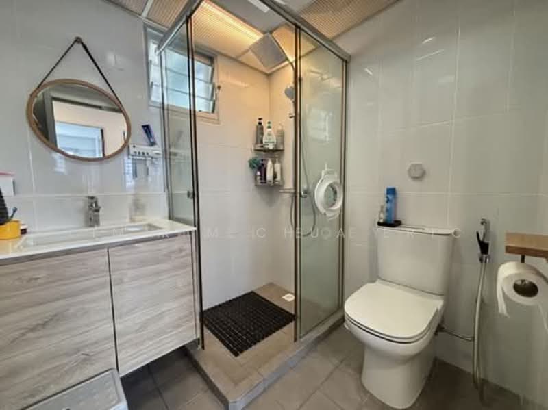 451A Sengkang West Way, 451A Sengkang West Way, 3 Bedrooms, 1,195 sqft, HDB Flat For Sale, by Lim Kim Chua Eric, 60243887 - Bathroom - PropertyGuru.com.sg