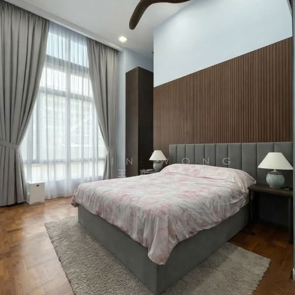 Tai Keng Villas, Jalan Kelichap, 6 Bedrooms, 3,500 sqft, Terraced House For Sale, by Kevin Wong 王奕凯, 60243951 - Master Bedroom - PropertyGuru.com.sg
