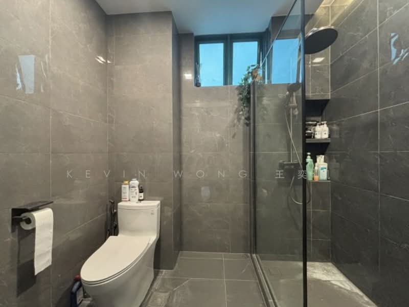 Tai Keng Villas, Jalan Kelichap, 6 Bedrooms, 3,500 sqft, Terraced House For Sale, by Kevin Wong 王奕凯, 60243951 - Master Bathroom - PropertyGuru.com.sg