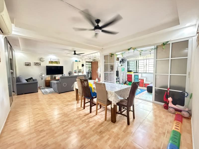 213 Petir Road, 213 Petir Road, 4 Bedrooms, 1,313 sqft, HDB Flat For Sale, by Joanne Tay, 60244162 - PropertyGuru.com.sg