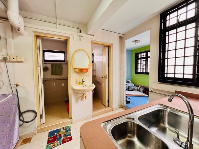 126 Lorong 1 Toa Payoh, 126 Lorong 1 Toa Payoh, 2 Bedrooms, 721 sqft, HDB Flat For Sale, by Raymond Ng, 60244364 - PropertyGuru.com.sg