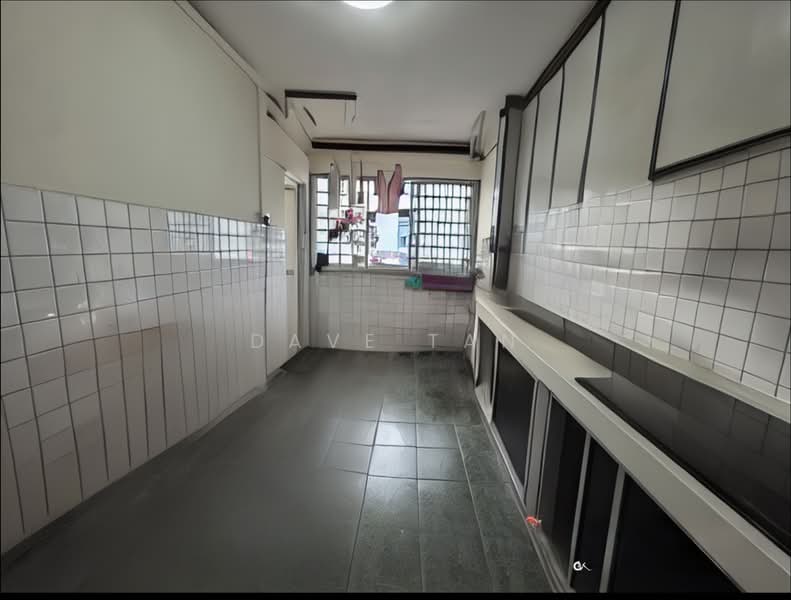 845 Woodlands Street 82, 845 Woodlands Street 82, 3 Bedrooms, 904 sqft, HDB Flat For Sale, by Dave Tan, 60244431 - Kitchen - PropertyGuru.com.sg