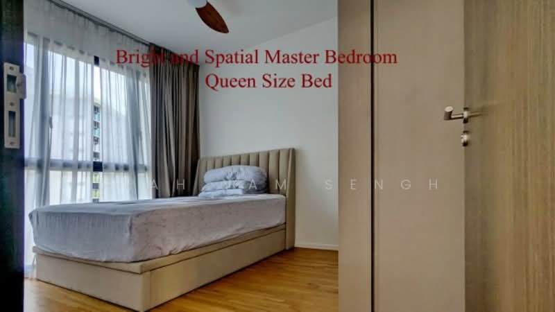 Avenue South Residence, 11 Silat Avenue, 2 Bedrooms, 689 sqft, Condominium For Sale, by Seah Yam Sengh, 60244432 - Master Bedroom with Queen Size Bed - PropertyGuru.com.sg