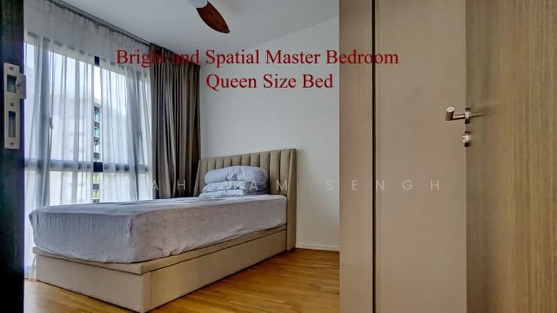 Avenue South Residence, 11 Silat Avenue, Alexandra / Commonwealth, 2 Bedrooms, 689 sqft, Condominium For Sale, by Seah Yam Sengh, 60244432 - Master Bedroom with Queen Size Bed - PropertyGuru.com.sg