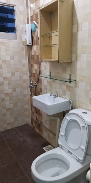 205 Serangoon Central, 205 Serangoon Central, Room Rental, 1,345 sqft, HDB Flat For Rent, by Lynn Png, 60244445 - Bathroom - PropertyGuru.com.sg