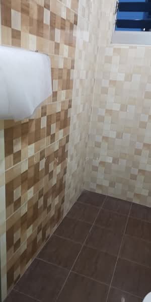 205 Serangoon Central, 205 Serangoon Central, Room Rental, 1,345 sqft, HDB Flat For Rent, by Lynn Png, 60244445 - Bathroom - PropertyGuru.com.sg