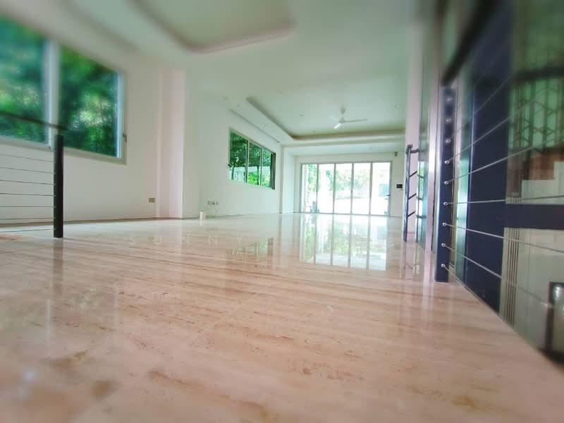 Prime Lush Freehold Bungalow along Exquisite SUNSET Way Enclave, Sunset Vale Sunset Way Sunset Heights, 5 Bedrooms, 11,000 sqft, Detached House For Sale, by Sunny L (山尼), 60244466 - PropertyGuru.com.sg