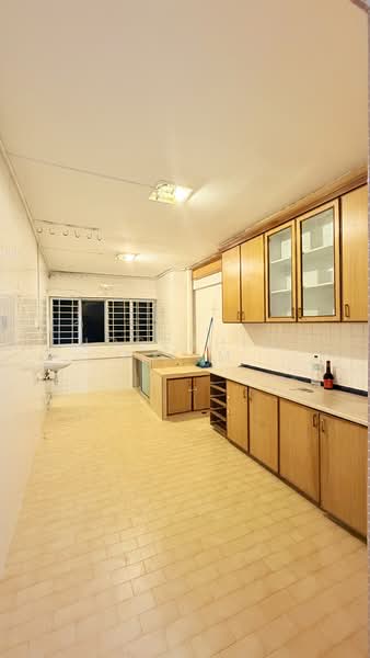 625 Ang Mo Kio Avenue 9, 625 Ang Mo Kio Avenue 9, 2 Bedrooms, 731 sqft, HDB Flat For Sale, by Josephine Lim, 60244623 - Kitchen - PropertyGuru.com.sg