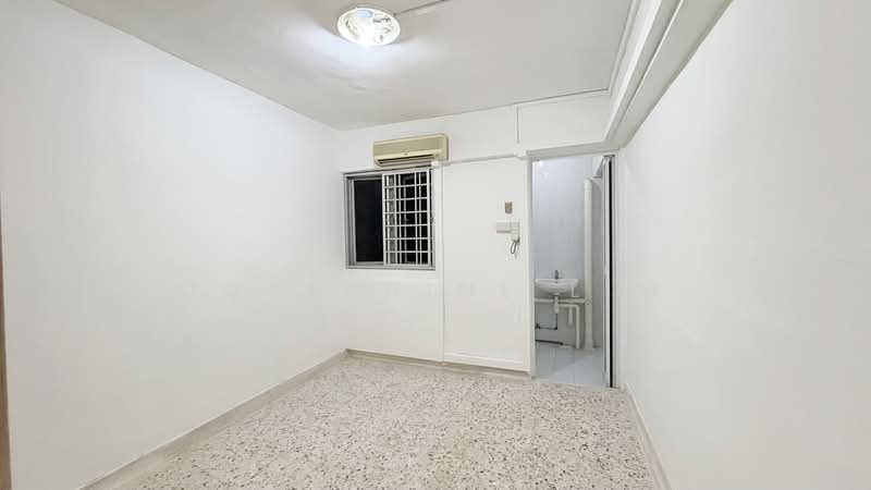 625 Ang Mo Kio Avenue 9, 625 Ang Mo Kio Avenue 9, 2 Bedrooms, 731 sqft, HDB Flat For Sale, by Josephine Lim, 60244623 - Master Bedroom - PropertyGuru.com.sg