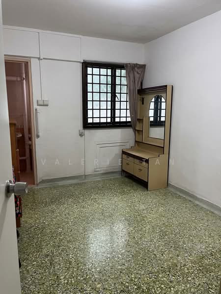 94 Geylang Bahru, 94 Geylang Bahru, 2 Bedrooms, 732 sqft, HDB Flat For Sale, by Valerie Tan, 60244683 - Master Bedroom - PropertyGuru.com.sg
