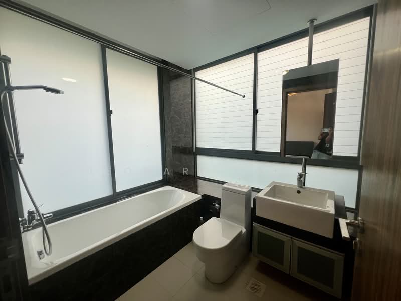 The Cherrywood, 120 Lorong L Telok Kurau, 3 Bedrooms, 818 sqft, Apartment For Rent, by Leonard Chen, 60244702 - Bathroom - PropertyGuru.com.sg