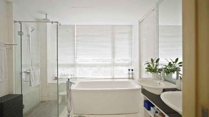 Turquoise, 51 Cove Drive, 4 Bedrooms, 6,900 sqft, Condominium For Sale, by Kelvin Chua, 60244722 - Master Bathroom - PropertyGuru.com.sg