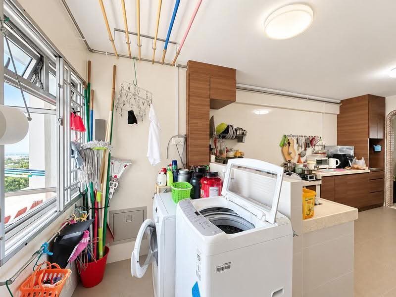456 Ang Mo Kio Avenue 10, 456 Ang Mo Kio Avenue 10, Ang Mo Kio / Bishan / Thomson, Room Rental, 161 sqft, HDB Flat For Rent, by Geralyn Ng, 60244935 - Balcony - PropertyGuru.com.sg