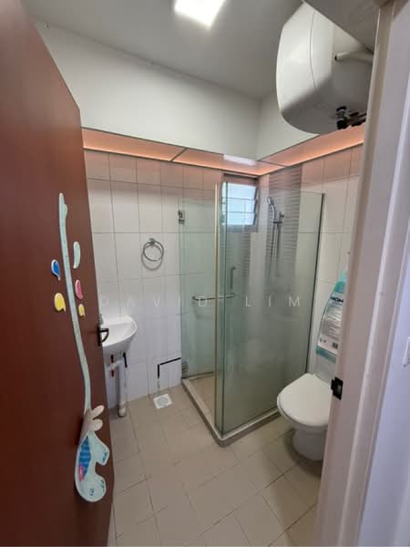 For Rent - 166A Yung Kuang Court