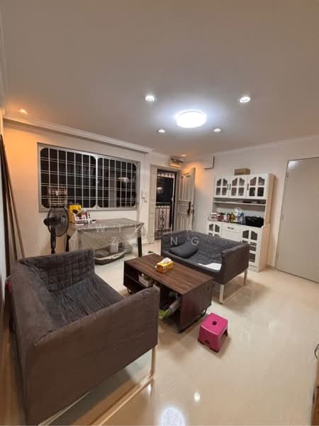 240 Compassvale Walk, 240 Compassvale Walk, Room Rental, 2,152 sqft, HDB Flat For Rent, by William Zhang, 60245208 - PropertyGuru.com.sg