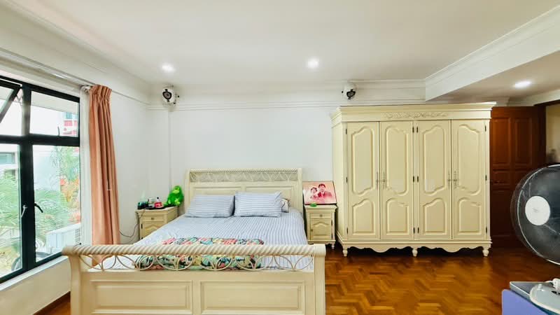 5 mins to mrt freehold semi d 3 storeys, JALAN WAKAFF, 7 Bedrooms, 3,477 sqft, Semi-Detached House For Sale, by Laven Loo 吕欣颐, 60245535 - PropertyGuru.com.sg