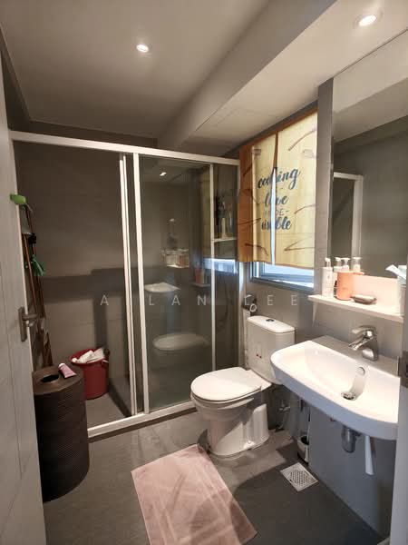 138B Yuan Ching Road, 138B Yuan Ching Road, 3 Bedrooms, 1,163 sqft, HDB Flat For Sale, by Allan Lee, 60245563 - Bathroom - PropertyGuru.com.sg