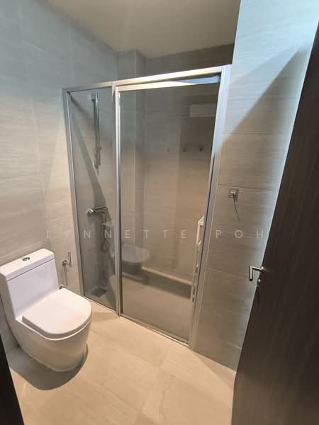 The Brooks I & The Brooks II, 60 Springside Walk, 2 Bedrooms, 710 sqft, Apartment For Rent, by Lynnette Poh, 60245802 - Bathroom - PropertyGuru.com.sg