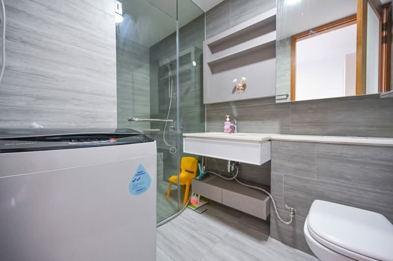 Trilive, 111 Tampines Road, 2 Bedrooms, 624 sqft, Condominium For Sale, by Jacob Ong, 60245810 - Bathroom - PropertyGuru.com.sg