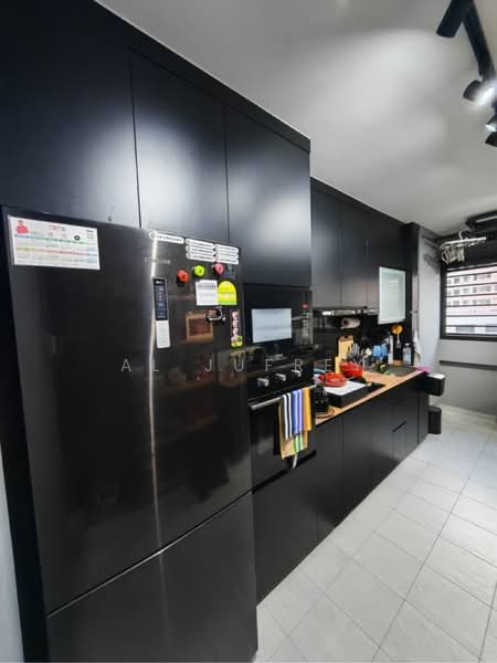 513 Hougang Avenue 10, 513 Hougang Avenue 10, 3 Bedrooms, 904 sqft, HDB Flat For Sale, by Al Jufrey, 60245892 - Kitchen carpentry (left side) - PropertyGuru.com.sg