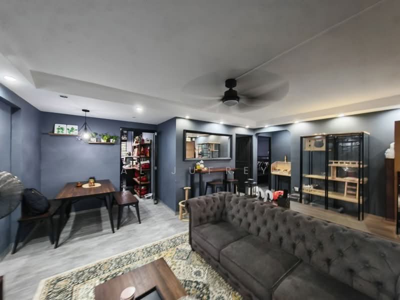 513 Hougang Avenue 10, 513 Hougang Avenue 10, 3 Bedrooms, 904 sqft, HDB Flat For Sale, by Al Jufrey, 60245892 - Living room  - PropertyGuru.com.sg