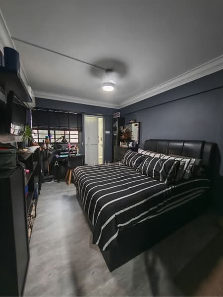 513 Hougang Avenue 10, 513 Hougang Avenue 10, 3 Bedrooms, 904 sqft, HDB Flat For Sale, by Al Jufrey, 60245892 - Master bedroom - PropertyGuru.com.sg
