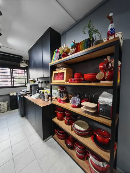 513 Hougang Avenue 10, 513 Hougang Avenue 10, 3 Bedrooms, 904 sqft, HDB Flat For Sale, by Al Jufrey, 60245892 - Kitchen carpentry (right side) - PropertyGuru.com.sg