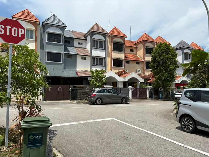 For Sale - Llyn Gardens