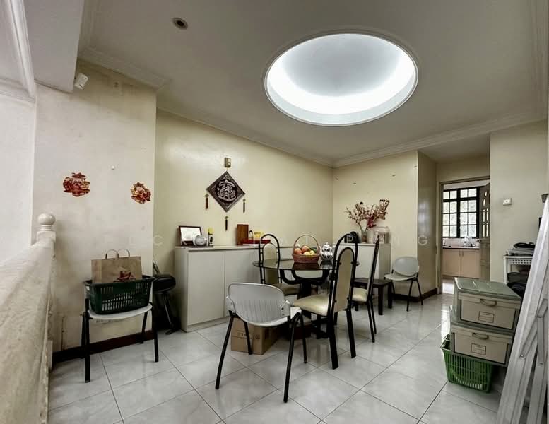 Llyn Gardens, Paya Lebar Walk, 5 Bedrooms, 3,500 sqft, Terraced House For Sale, by Peck Chai Ping, 60245952 - Dining Room - PropertyGuru.com.sg
