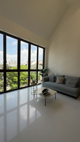 Parksuites, 26 Holland Grove Road, 3 Bedrooms, 1,421 sqft, Condominium For Sale, by Theresa Tay, 60246022 - Living Room - PropertyGuru.com.sg