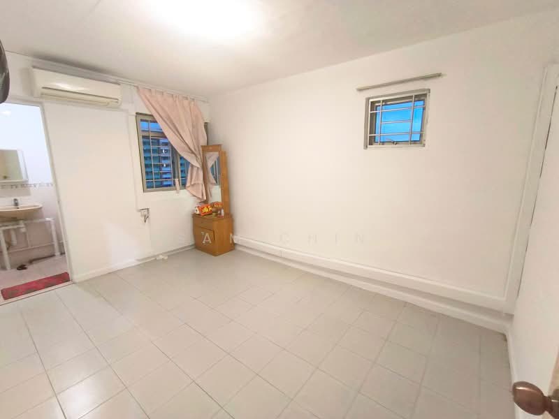 701 Yishun Avenue 5, 701 Yishun Avenue 5, 3 Bedrooms, 990 sqft, HDB Flat For Sale, by Sam Chin, 60246138 - Bedroom - PropertyGuru.com.sg
