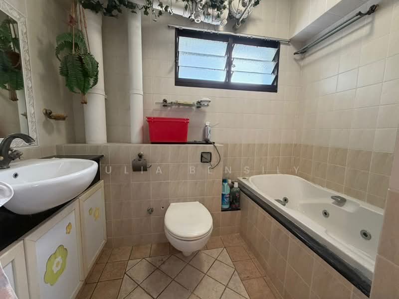 891 Tampines Avenue 8, 891 Tampines Avenue 8, 3 Bedrooms, 1,076 sqft, HDB Flat For Sale, by Julia Bensily, 60246151 - PropertyGuru.com.sg