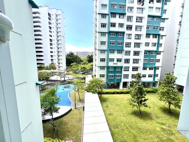 316B Yishun Greenwalk, 130 Yishun Street 11, 3 Bedrooms, 990 sqft, HDB Flat For Sale, by Ben Lee, 60246278 - PropertyGuru.com.sg