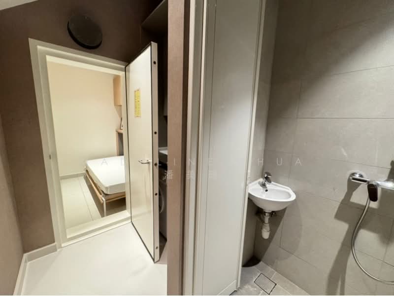 ParkSuites, 18-32 Holland Grove Road, 4 Bedrooms, 3,068 sqft, Condominium For Sale, by Madeline Phua 潘美珊, 60246394 - PropertyGuru.com.sg