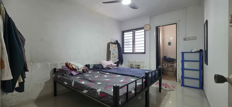145 Woodlands Street 13, 145 Woodlands Street 13, 2 Bedrooms, 732 sqft, HDB Flat For Sale, by Steven Max Quek, 60246395 - Bedroom - PropertyGuru.com.sg