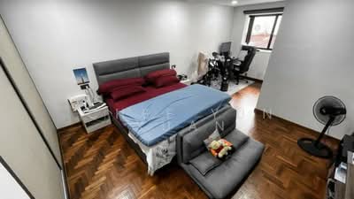 For Rent - Renovated Master bedroom 2nd floor Landed Terrace at Macpherson