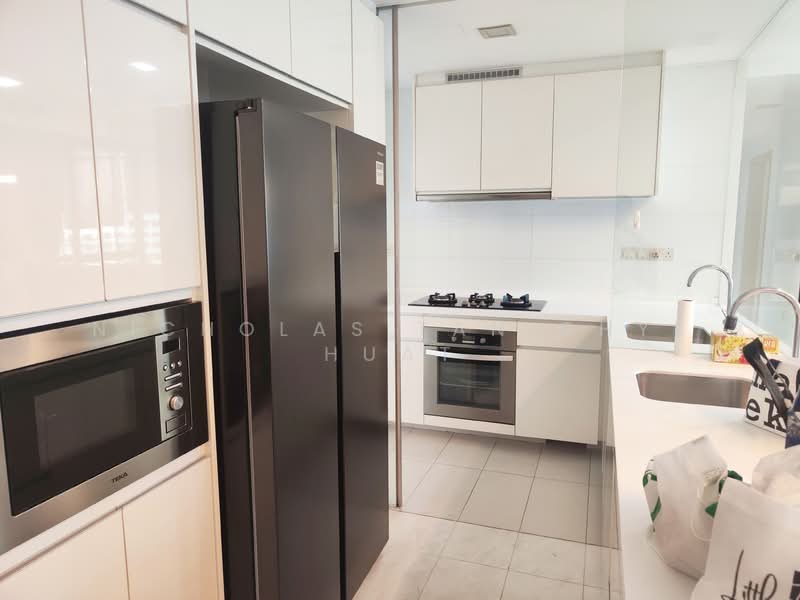 Vista Residences, 28 Jalan Datoh, 3 Bedrooms, 1,173 sqft, Condominium For Rent, by Nicholas Tan Chye Huat, 60246504 - Kitchen - PropertyGuru.com.sg