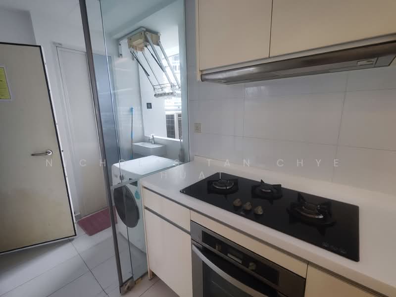 Vista Residences, 28 Jalan Datoh, 3 Bedrooms, 1,173 sqft, Condominium For Rent, by Nicholas Tan Chye Huat, 60246504 - Kitchen - PropertyGuru.com.sg