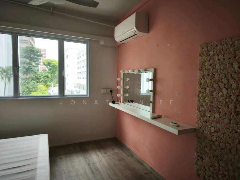 43A Sims Drive, 43A Sims Drive, 4 Bedrooms, 1,163 sqft, HDB Flat For Sale, by Jonathan Ee, 60246542 - common bedroom - PropertyGuru.com.sg