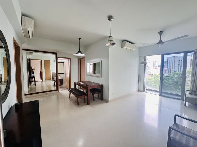 Waterford Residence, 23 Kim Yam Road, 2 Bedrooms, 1,055 sqft, Condominium For Sale, by Pauline Sim (沈梅梅), 60246569 - Living Room - PropertyGuru.com.sg