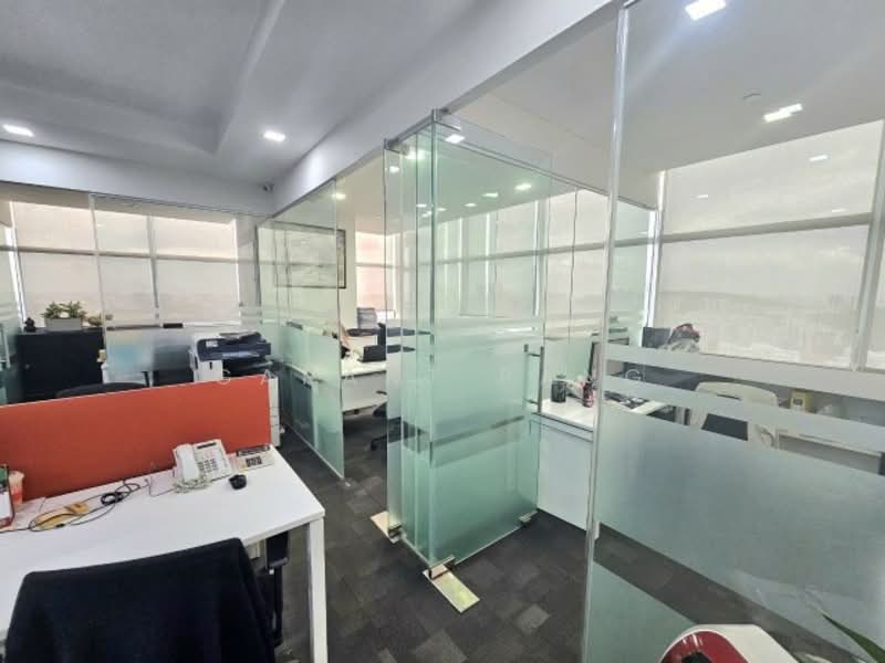 Wcega Tower, 21 Bukit Batok Crescent, 1,173 sqft, Light Industrial (B1) For Sale, by Garant Pang, 60246732 - CommercialGuru.com.sg