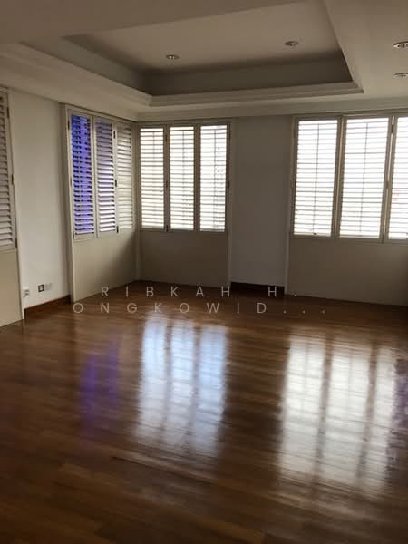 Four Seasons Park, 12 Cuscaden Walk, 6 Bedrooms, 3,821 sqft, Condominium For Rent, by Ribkah H. Ongkowidjaja, 6865930 - Master Bedroom - PropertyGuru.com.sg