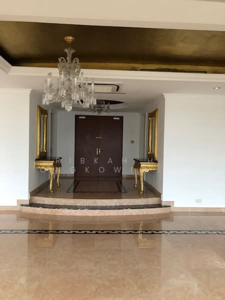 Four Seasons Park, 12 Cuscaden Walk, 6 Bedrooms, 3,821 sqft, Condominium For Rent, by Ribkah H. Ongkowidjaja, 6865930 - Entrance - PropertyGuru.com.sg